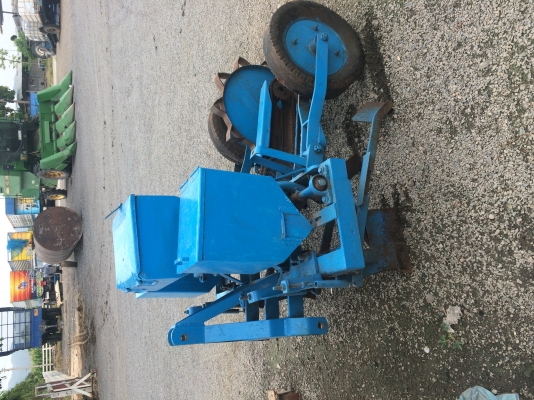 ขายเครื่องหยอดข้าวโพด