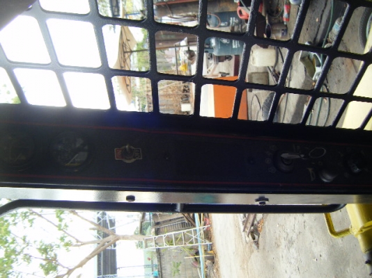 รถตักเอนกประสงค์ GEHL