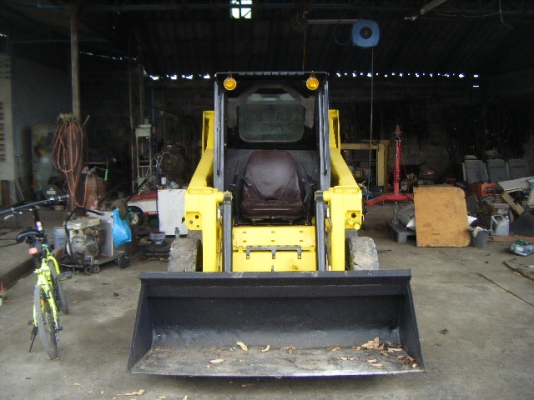 รถตักเอนกประสงค์ GEHL