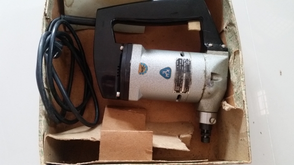 ขายเครื่องตัดแผ่นเหล็ก  ZAKLADY ELEKTRO-MASZYNOWE