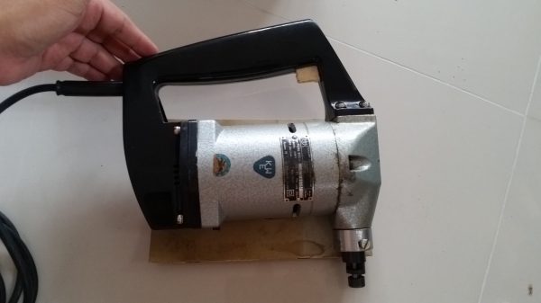 ขายเครื่องตัดแผ่นเหล็ก  ZAKLADY ELEKTRO-MASZYNOWE