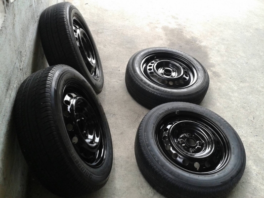 ล้อกะทะ15นิ้ว4รู100 พร้อมยาง สวยๆ 4 ล้อ ราคา 1900 บาท