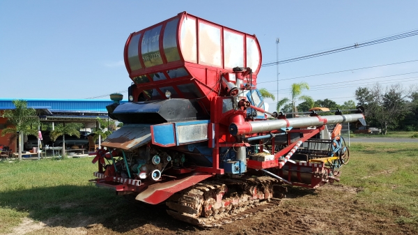 ขาย รถเกี่ยวข้าว ตัวประกอบ 2.5 ตัน Hino 195Hp ขาย รถเกี่ยวข้าว ตัวประกอบ 2.5 ตัน Hino 195Hp