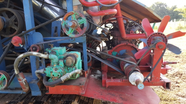 ขาย รถเกี่ยวข้าว ตัวประกอบ 2.5 ตัน Hino 195Hp ขาย รถเกี่ยวข้าว ตัวประกอบ 2.5 ตัน Hino 195Hp