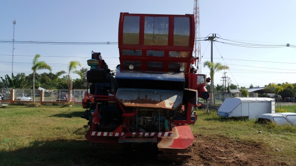 ขาย รถเกี่ยวข้าว ตัวประกอบ 2.5 ตัน Hino 195Hp ขาย รถเกี่ยวข้าว ตัวประกอบ 2.5 ตัน Hino 195Hp