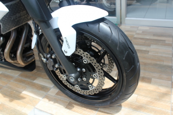 ER6n white (abs) ปี2012 รถสวยสภาพนางฟ้า ER6n white (abs) ปี2012 รถสวยสภาพนางฟ้า