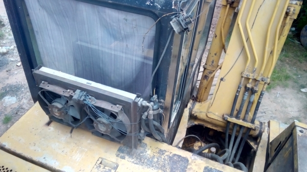 โคมัสสุ120-3เครื่องเดิมดีแห้งๆแรงๆด้วยปั่มเดิมเแวไม่ขยับบูมอาร์มพิเศษลูกเลอร์7ลูกบิดตัวซ้ายขวาสบายแอร์หนาว.โซ่หนาใช้งานได้เรยไม่ต้องซ่อมร้องมา395000ได้ตรงไหนครับ0837335338-0975511464-0999382823นิธิศ