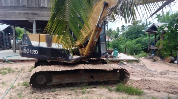 โคมัสสุ120-3เครื่องเดิมดีแห้งๆแรงๆด้วยปั่มเดิมเแวไม่ขยับบูมอาร์มพิเศษลูกเลอร์7ลูกบิดตัวซ้ายขวาสบายแอร์หนาว.โซ่หนาใช้งานได้เรยไม่ต้องซ่อมร้องมา395000ได้ตรงไหนครับ0837335338-0975511464-0999382823นิธิศ