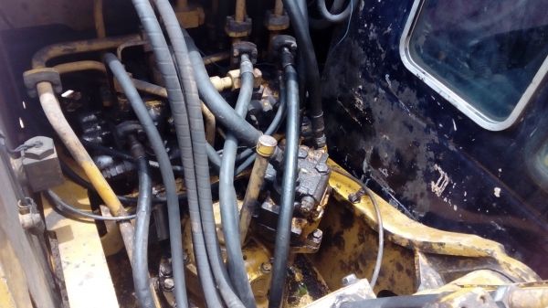 โคมัสสุ120-3เครื่องเดิมดีแห้งๆแรงๆด้วยปั่มเดิมเแวไม่ขยับบูมอาร์มพิเศษลูกเลอร์7ลูกบิดตัวซ้ายขวาสบายแอร์หนาว.โซ่หนาใช้งานได้เรยไม่ต้องซ่อมร้องมา395000ได้ตรงไหนครับ0837335338-0975511464-0999382823นิธิศ