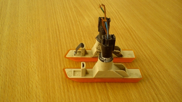 ไฟเลี้ยวแก้มสีส้ม BMW ไม่ทราบรุ่นครับ