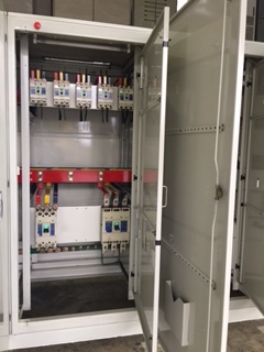 ขายตู้ MDB Main air circuit breaker Mitsubishi 4,000A AE4000-SWA breaker ย่อยของ Mitsubishi 24 ตัว Capbank 8 step Pipat 098-2641749