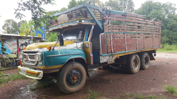 ขาย 10 ล้อ หัวยาว 2 เพลา ช่วงล่างใหญ่ ZM เครื่อง EH700 168 แรงม้า สโลว์อินเตอร์ คานหน้าใหญ่ พวงมาลัยพาวเวอร์ ทะเบียนพร้อมโอน