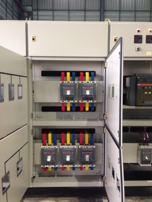 ขายตู้ MDB Main air circuit breaker ABB 3,200A breaker ย่อยของ ABB 12 ตัว สภาพดีครับ pipat 098-2641749