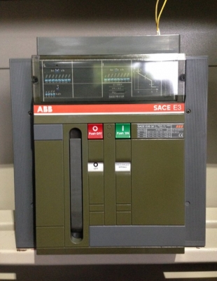 ขายตู้ MDB Main air circuit breaker ABB 3,200A breaker ย่อยของ ABB 8 ตัว Capbank 12 step สภาพดีพร้อมใช้งาน K.Pipat Mobile:098-2641749