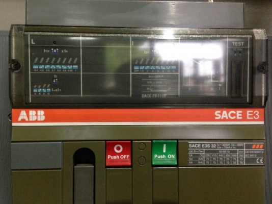 ขายตู้ MDB Main air circuit breaker ABB 3,200A breaker ย่อยของ ABB 8 ตัว Capbank 12 step สภาพดีพร้อมใช้งาน K.Pipat Mobile:098-2641749