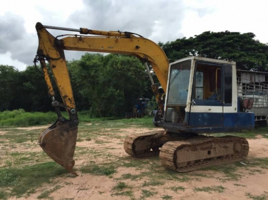 ขาย 295,000 KOMATSU  pc 60-5  เครื่องดี ปั้มดี เอวดี ช่วงล่างแน่น รถสวยพร้อมใช้ราคาถูก 090-772-3710 090-772-3708