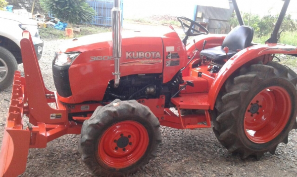 L3608 ใบดันคานล่างพร้อมผาน 5 สภาพสวยเดิมเก็บงานซีลและของเหลวให้ใหม่หมดแล้ว 081-8527370 สุเทพ L3608 ใบดันคานล่างพร้อมผาน 5 สภาพสวยเดิมเก็บงานซีลและของเหลวให้ใหม่หมดแล้ว 081-8527370 สุเทพ