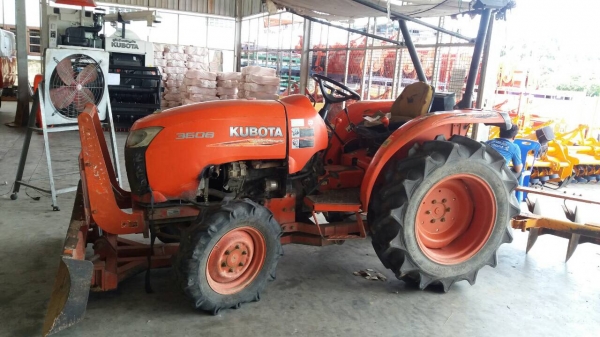 L3608 ใบดันคานล่างพร้อมผาน 5 สภาพสวยเดิมเก็บงานซีลและของเหลวให้ใหม่หมดแล้ว 081-8527370 สุเทพ