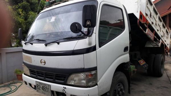 หกล้อ ฮีโน่ DUTRO136โบว์ ยูโร2ปี49 ดั้ม5คิว แอร์ เวอร์ ช่วงล่างใหญ่ ยาง8.25 สภาพดีสวยเดิมๆพร้อมใช้ ทะเบียนพร้อมโอน