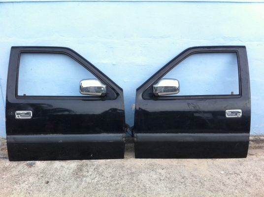 ประตูไฟฟ้า isuzu mu 2ประตู japan สภาพสวย 1คู่ ใส่ มังกร tfr ดราก้อน คามีโอ 9000 บาท