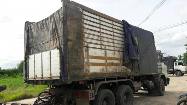 ขาย HINO สามใบปัด 320 แรง พ่วงแม่ลูก กระบะเนียมคอกเกษตรดั๊ม อู่ ซุนชัย