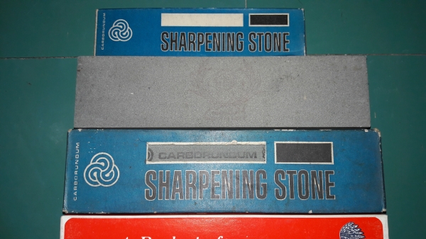 ขายหินลับมีดตราคนป่า Made in England.รุ่นเก่า ขายหินลับมีดตราคนป่า Made in England.รุ่นเก่า