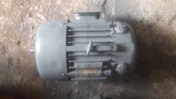 ขาย !! มอเตอร์มิตซู.ขนาด1แรง220v.ใช้ถ่าน.พร้อมใช้งาน