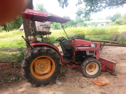 รถไถยันม่า  35 แรงพร้อมใช้งานอุปกร  3 ชิ้น เอกสารชือขาย  รุนนี้ไม่มีทะเบียน    ราคาเบาฯ  145000   ด่วน  คับ   เบอร์  0986683479   สิทธิ  คับ