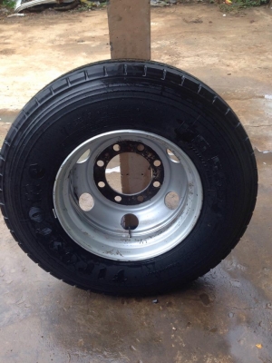 ยางใหม่ป้ายแดงยี่ห้อFirestoneพร้อมกระทะเส้นละ9000มี2เส้นหมดแล้วหมดเลย