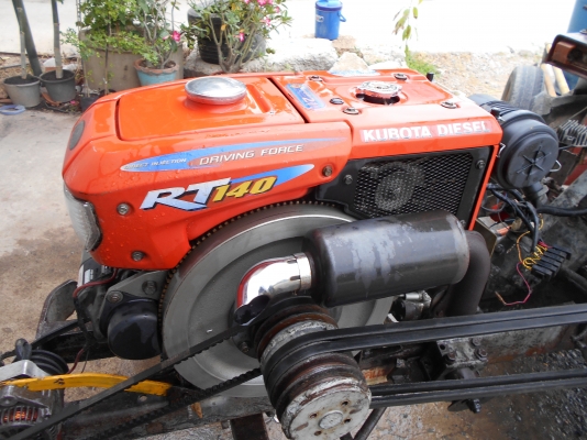 อา.ที.140เครื่องติดนิ่มใช้งานน้อยวิ้งหลังถนนกับวิดน้ำเล็กน้อยเครื่องสวยมากครับ 0810074646 อ่งทอง