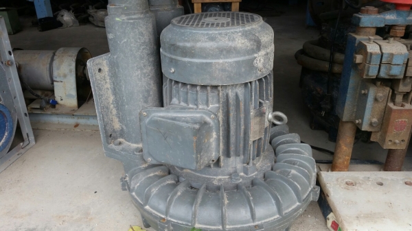 โบลดูดและดันอากาศ