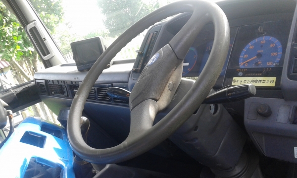 ขายหัวเก๋งรถบรรทุก 6 ล้อกลาง ยี่ห้อ HINO รุ่น FC หัวกว้าง 195 เซนติเมตร ราคา 85,000 บาท