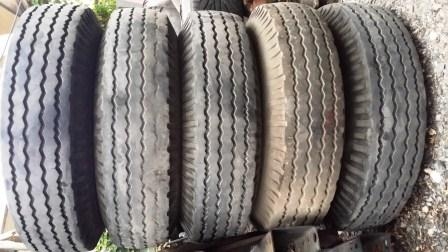 ขายยางบริสโตน750x15x12PRพร้อมยางในยางรองไม่รวมกะทะล้อ เส้นละ1200-