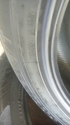 275/55R20  ชุด 4 เส้น tel.081-4273941 ไอดีไลน์ 0814273941