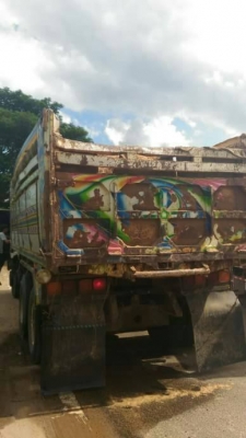 ขายรถดั้ม2เพลา TF220เทอร์โบ เครื่องดี แคชซีสวย รถบ้านใช้งานอยู่ สภาพพร้อมใช้งาน เอกสารพร้อมโอน ราคา780,000 สนใจโทร 090-8588220คุณนะ 093-3258446คุณบิว หรือเข้าดูสินค้าอื่นๆได้ที่ www.narong2truck.com หรือ www.truck.in.th/498 หรือเพจFacebook ณรงค์ ซื้อขายรถ