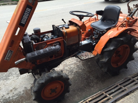 ขายรถไถคูโบต้า B7001 4WD เครื่อง 3สูบเก่านอก พร้อมโรตารี่ ขายรถไถคูโบต้า B7001 4WD เครื่อง 3สูบเก่านอก พร้อมโรตารี่
