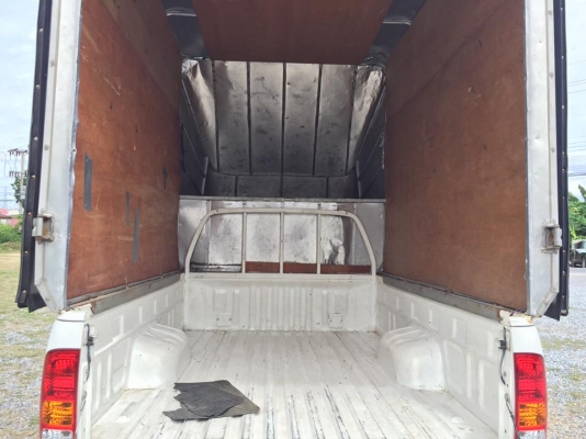 ขาย VIGO 2.5 เทอโบ ตอนเดียว สีขาว ปี 2010 - 2553 เกียร์ ธรรมดา  สภาพเดิมๆบางๆ ไม่มีชนแน่นอนครับ ขับดีมาก เครื่องดีเยี่ยม ช่วงล่างแน่ แอร์เย็น ภายในสะอาด พวงมาลัยเพาเวอร์ รถวิ่งน้อย 250000 กิโล มีหลังคาสูง