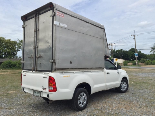 ขาย VIGO 2.5 เทอโบ ตอนเดียว สีขาว ปี 2010 - 2553 เกียร์ ธรรมดา  สภาพเดิมๆบางๆ ไม่มีชนแน่นอนครับ ขับดีมาก เครื่องดีเยี่ยม ช่วงล่างแน่ แอร์เย็น ภายในสะอาด พวงมาลัยเพาเวอร์ รถวิ่งน้อย 250000 กิโล มีหลังคาสูง