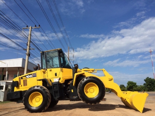 ขายรถตักล้อยาง KOMATSU WA100-5 รถนอกนำเข้าจากญี่ปุ่น สภาพสวยพร้อมใช้ มีVDOการทำงานครับ