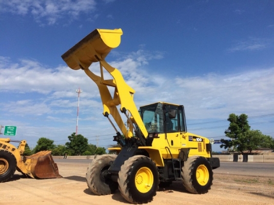 ขายรถตักล้อยาง KOMATSU WA100-5 รถนอกนำเข้าจากญี่ปุ่น สภาพสวยพร้อมใช้ มีVDOการทำงานครับ