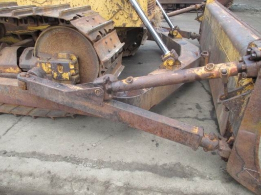 แทรคเตอร์ Caterpillar รุ่น D6C สภาพพร้อมใช้ แทรคเตอร์ Caterpillar รุ่น D6C สภาพพร้อมใช้