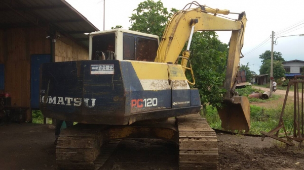 ขออนุญาติขาย pc120-5ลลอนเลอ7ลูกแตก5ลูกโช่ใหม่ไฟฟ้าครบเอกสารใบชื้อขายพร้อมใช้งานตามส๓าพราคา570000 สนใจติดต่อ 0853224877-0988930465