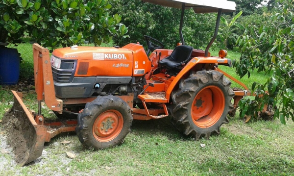 ขออนุญาติขาย KUBOTA L2808  สองเพลา พร้อมใช้งานพร้อมโอนได้ผานดันและผาน3 ราคา 185000 สนใจติดต่อ0853224877-0988930465