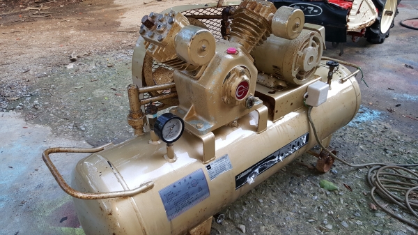 ปั้มลม 2 หัว 2 แรง ถัง 80 Lไฟ 200 v ปั้มลม 2 หัว 2 แรง ถัง 80 Lไฟ 200 v