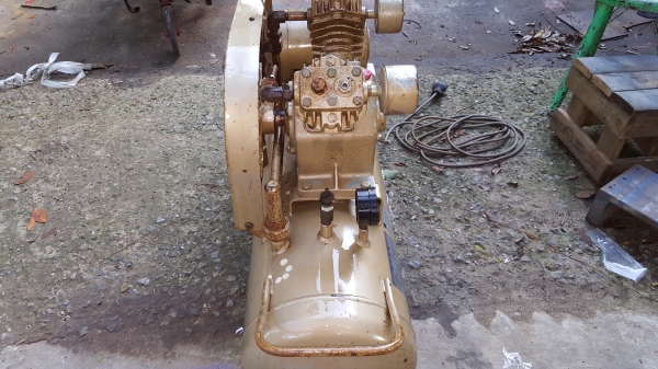 ปั้มลม 2 หัว 2 แรง ถัง 80 Lไฟ 200 v ปั้มลม 2 หัว 2 แรง ถัง 80 Lไฟ 200 v