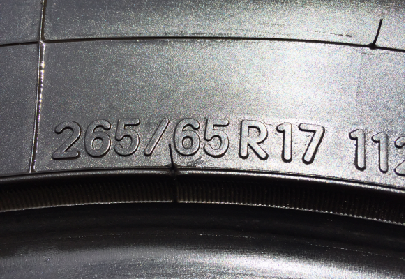 ยาง Nitto 420S 265 65 17 ปลายปี13 ดอกเต็ม ราคาไม่แพง ยาง Nitto 420S 265 65 17 ปลายปี13 ดอกเต็ม ราคาไม่แพง