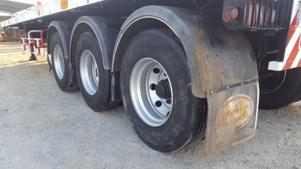 ขายหางพื้นเรียบRCK 3เพลาแจ่มๆๆ0815667535