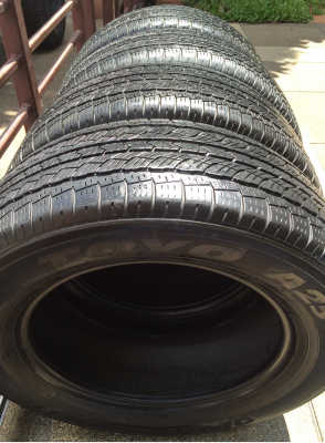 ยาง Toyo 255 60 18 กลางปี14 ดอกเยอะ ไม่มีปะ ราคาไม่แพง