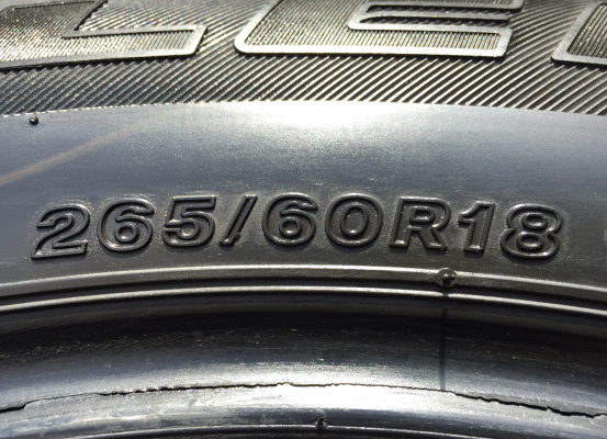 ยาง Bridgestone 265 60 18 ปี13 ดอกเยอะ พร้อมใช้งาน ราคาไม่แพง