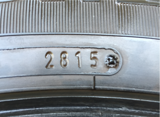 ยาง Dunlop 215 65 16 กลางปี15 ดอกเยอะ ไม่มีปะ ราคาไม่แพง